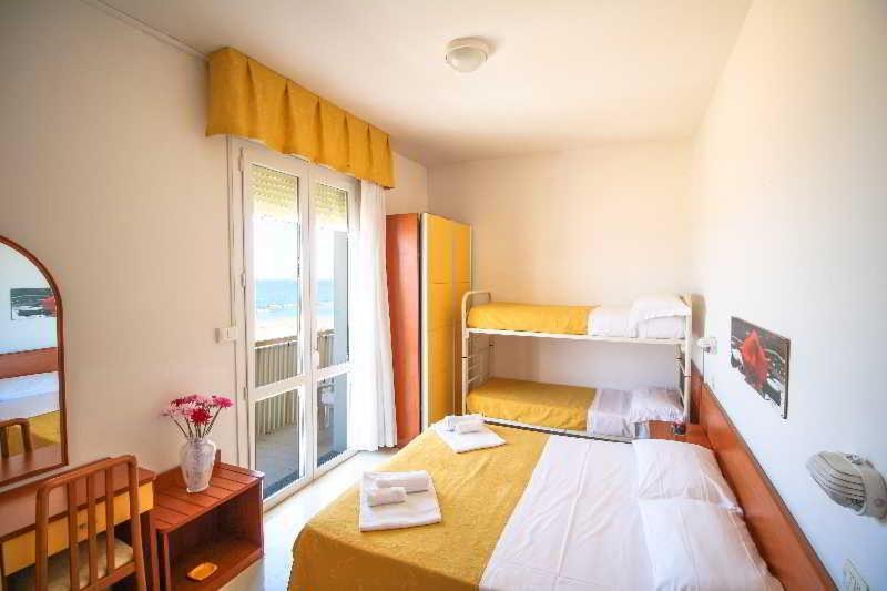 Hotel Carnaby ริมินี ภายนอก รูปภาพ